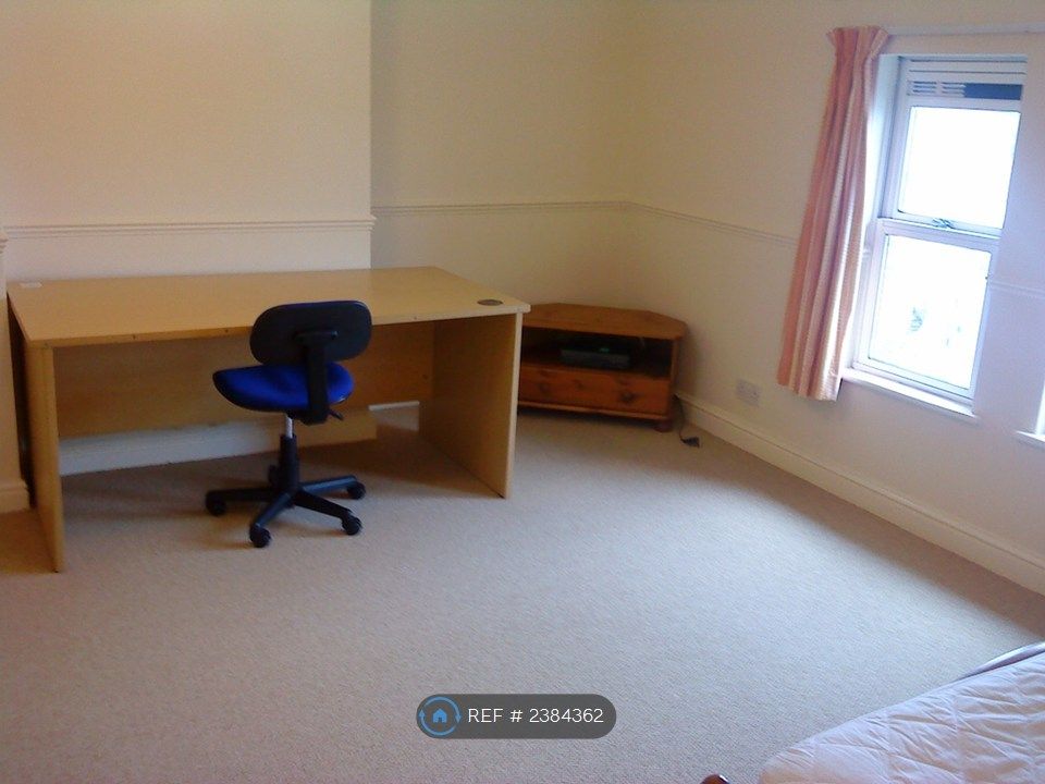 Property photo 2 of 5 Bedroom 2F