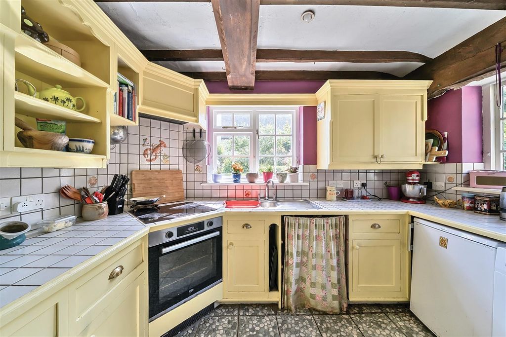 Property photo 2 of 17 Kitchen