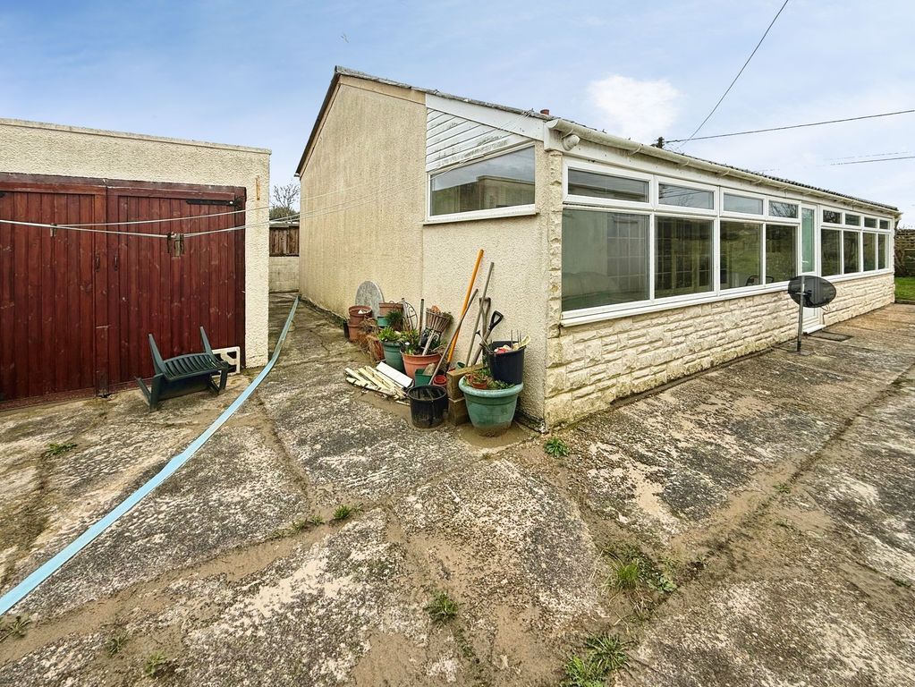 Property photo 3 of 12 Exterior & Garage