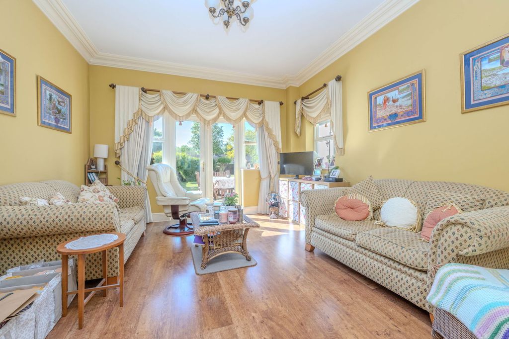 Property photo 2 of 29