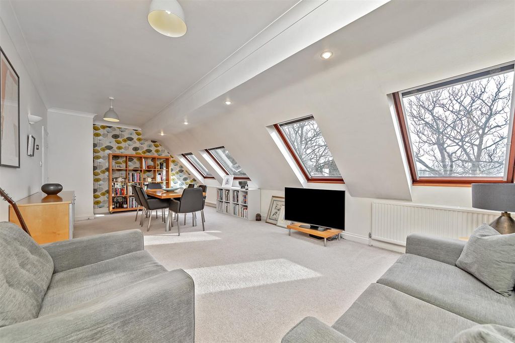 Property photo 2 of 20 13Lichfieldplace-38.Jpg