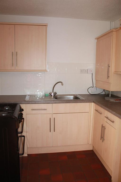 Property photo 2 of 7 Kitchen