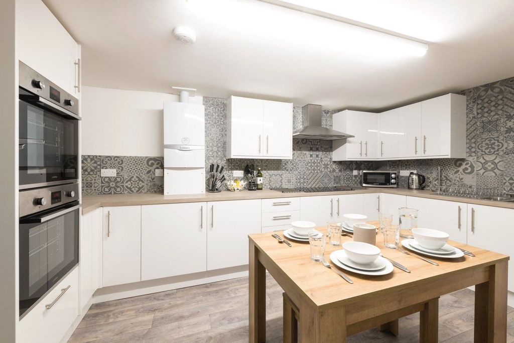 Property photo 2 of 35 Picture No. 05