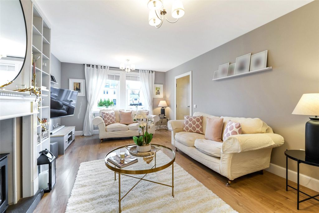 Property photo 2 of 28 Living Room