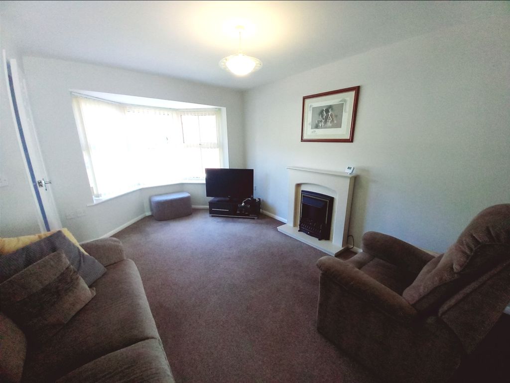 Property photo 3 of 22 Lounge