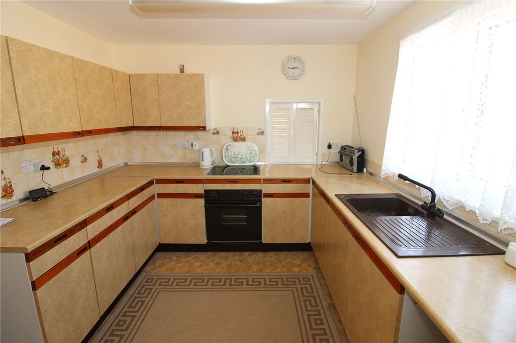 Property photo 3 of 15 Picture No. 02