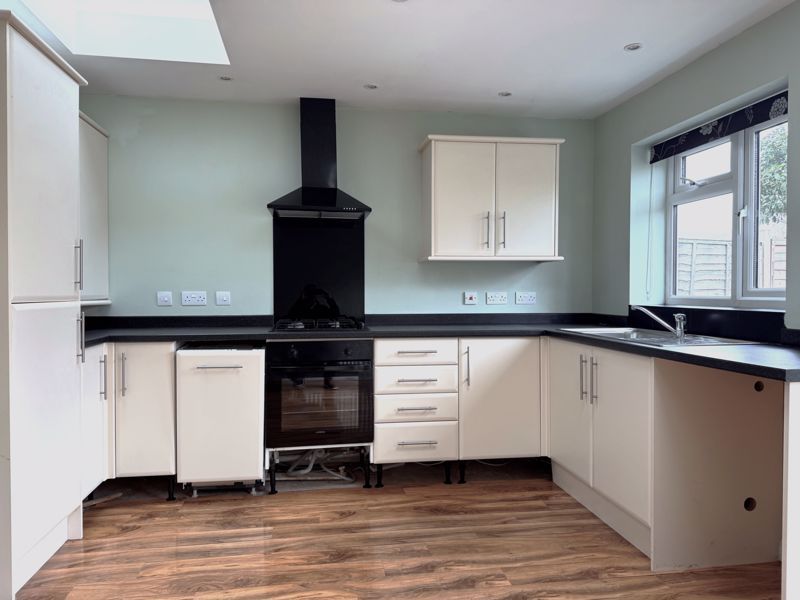 Property photo 3 of 9 Kitchen