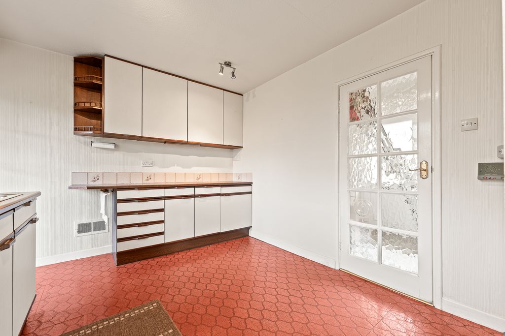 Property photo 3 of 23 P1680243-Edit