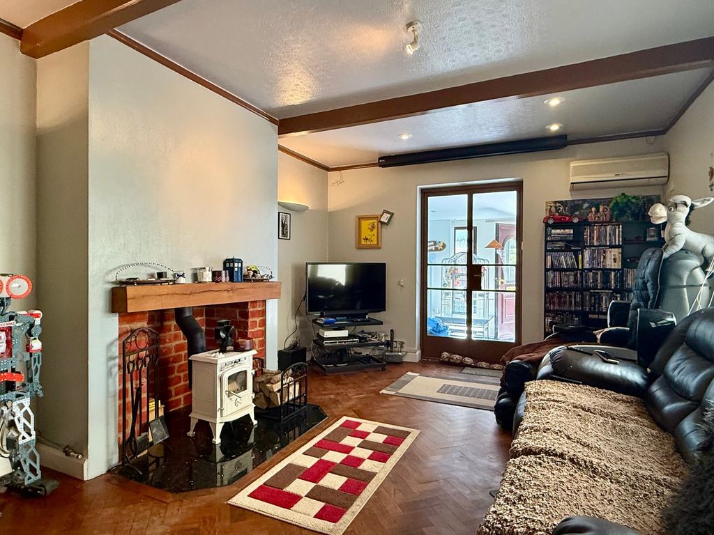 Property photo 2 of 18