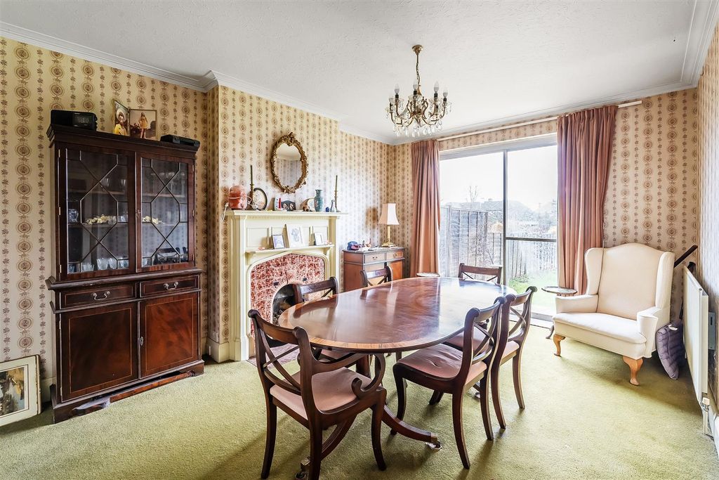 Property photo 3 of 24 18-South-Drive-18.Jpg