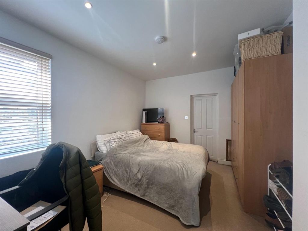 Property photo 3 of 6 1st Bedroom