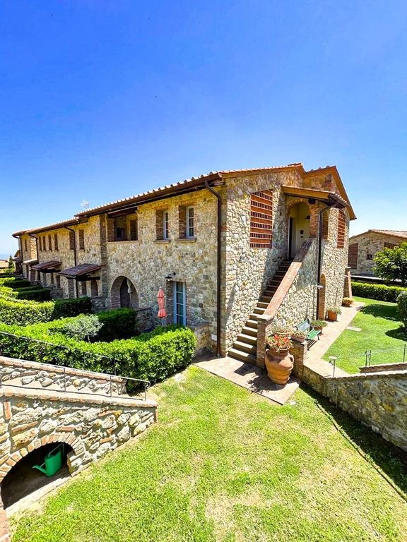 Property photo 2 of 23