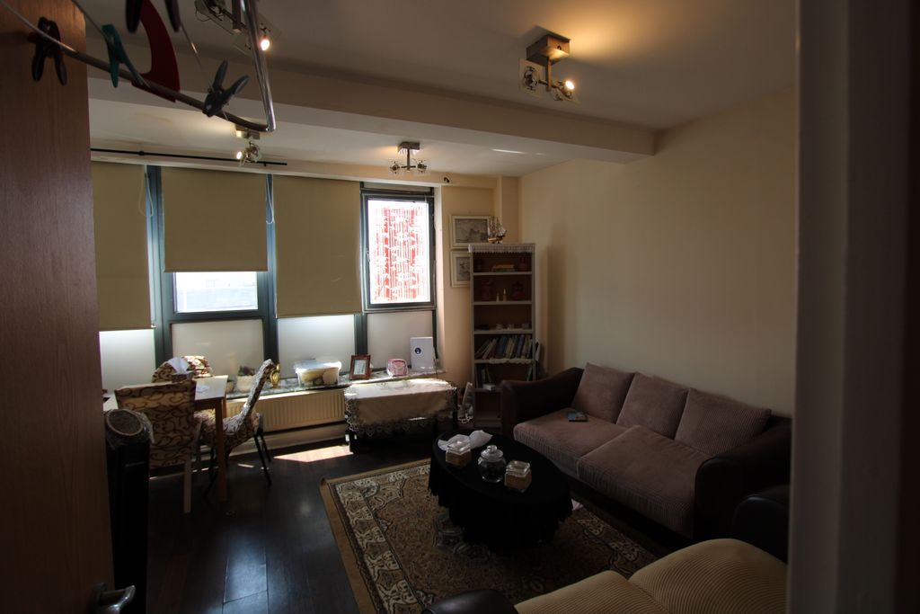Property photo 3 of 9