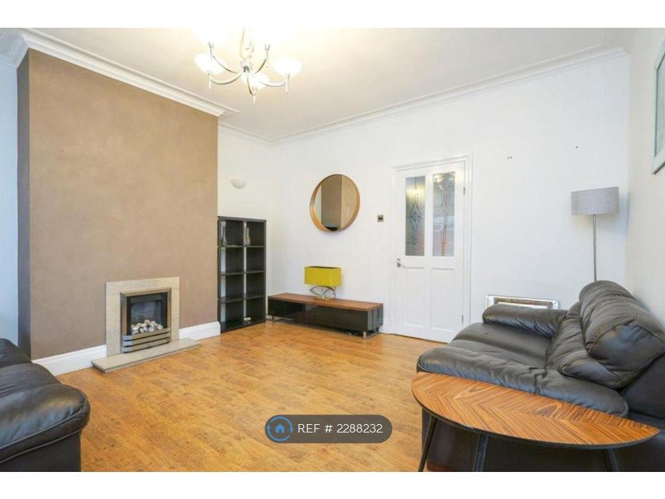 Property photo 3 of 14 Living Room 3