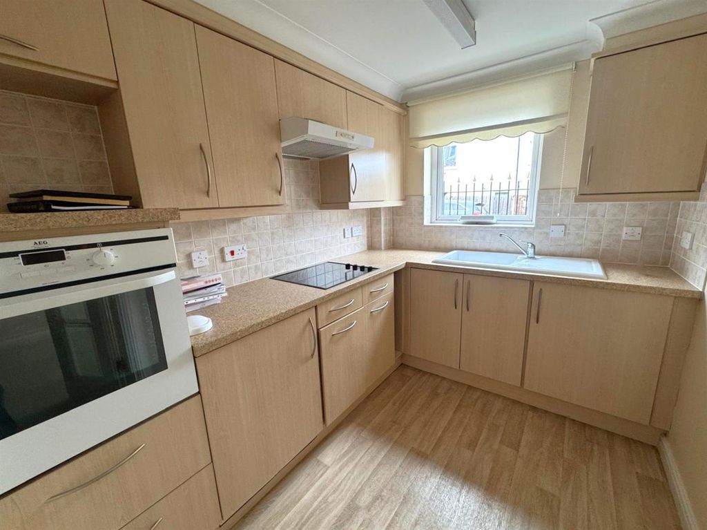 Property photo 1 of 6 Kitchen.Jpg