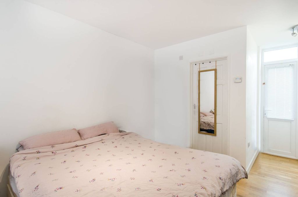 Property photo 1 of 3