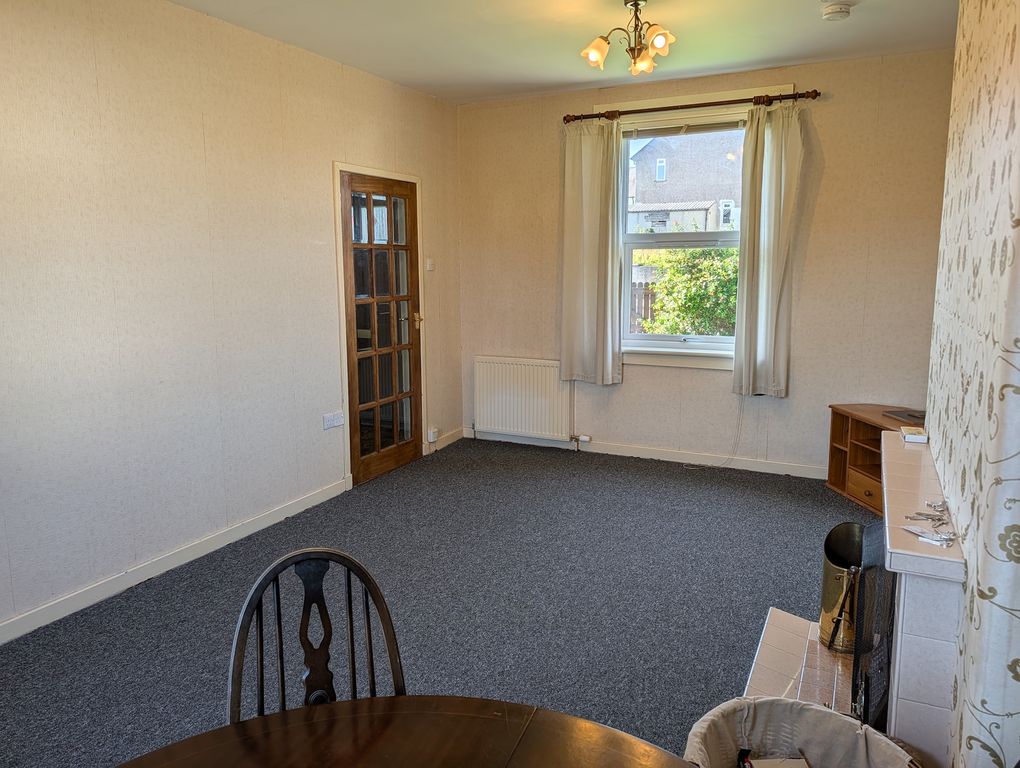 Property photo 3 of 27