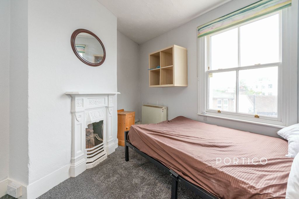 Property photo 3 of 4