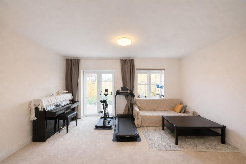 Property photo 2 of 19