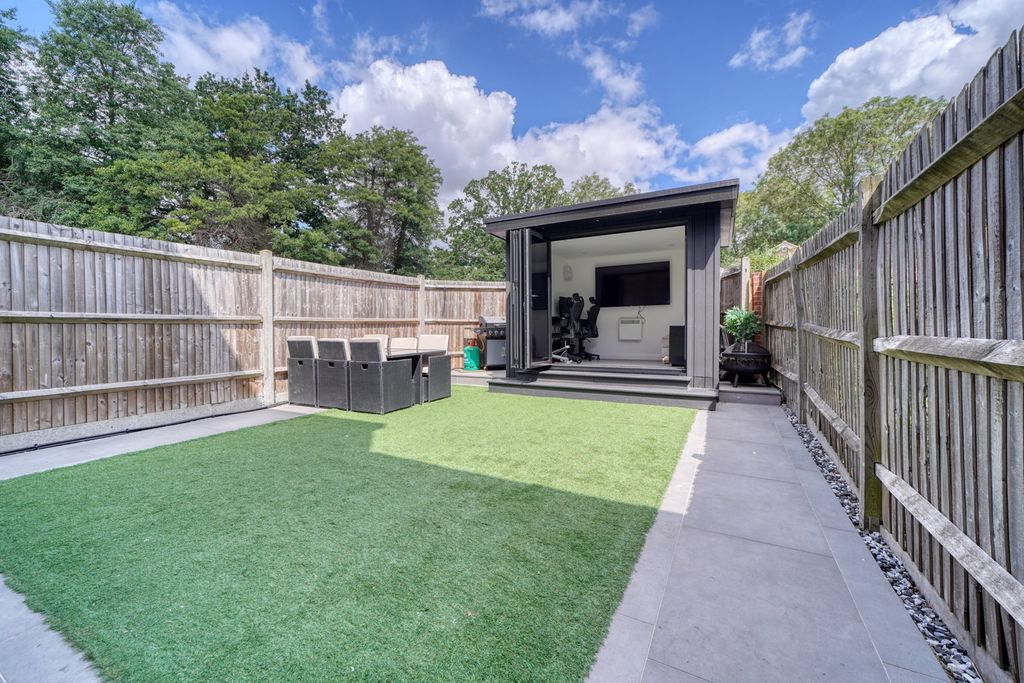 Property photo 3 of 13