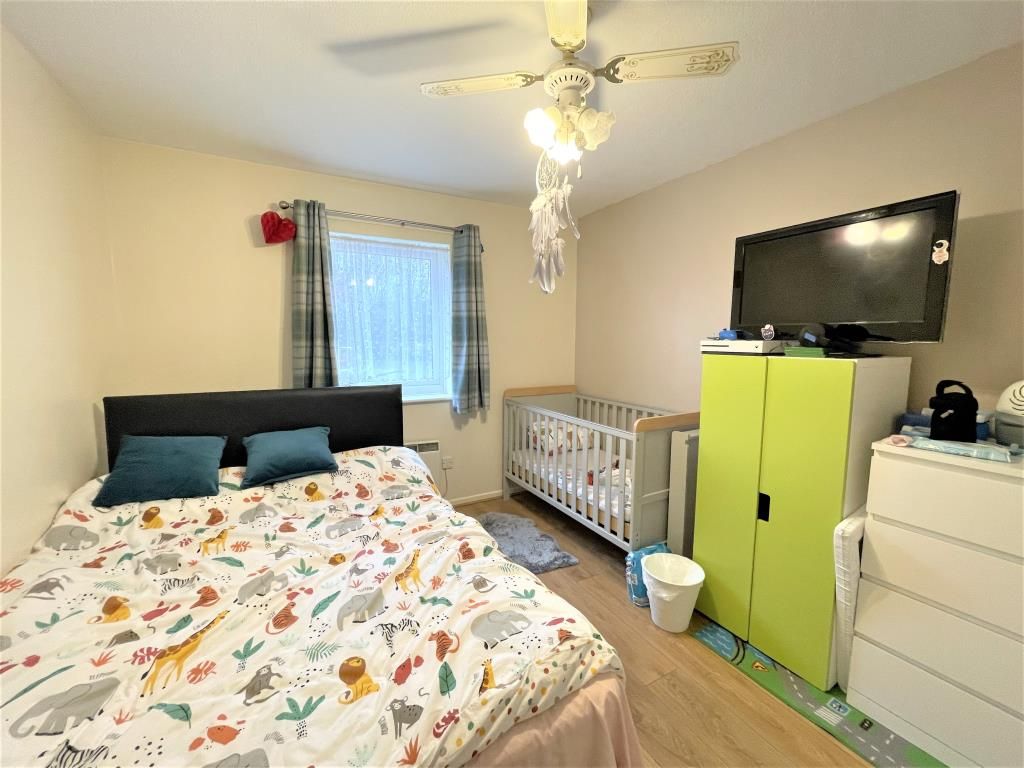 Property photo 3 of 6 Bedroom