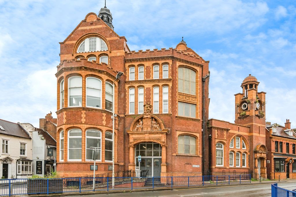 Property photo 1 of 16 Old Library Building