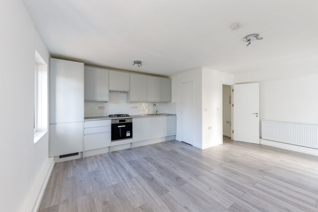 Property photo 2 of 14 Jamaica Road F122...