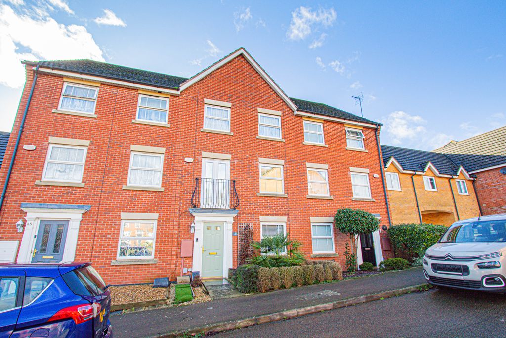 Property photo 1 of 21 Front