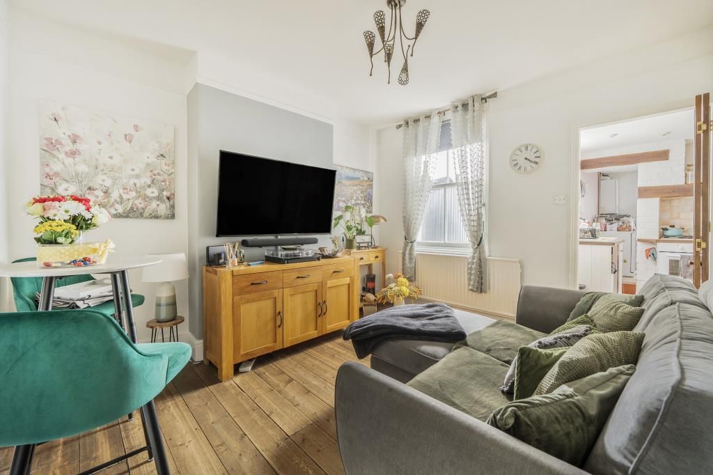 Property photo 3 of 19 Reception