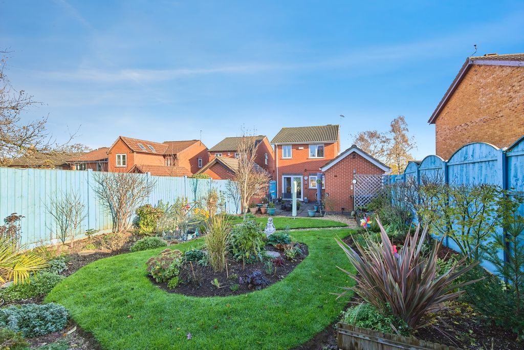 Property photo 3 of 20 Garden