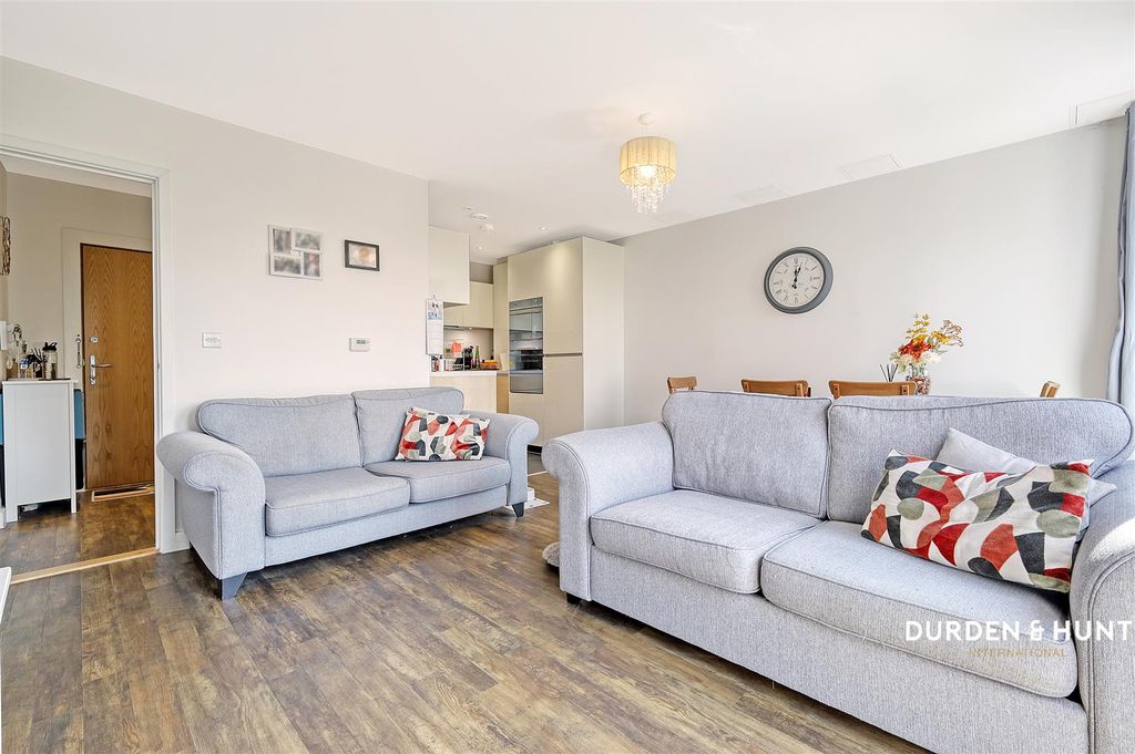 Property photo 3 of 15 Primula Court