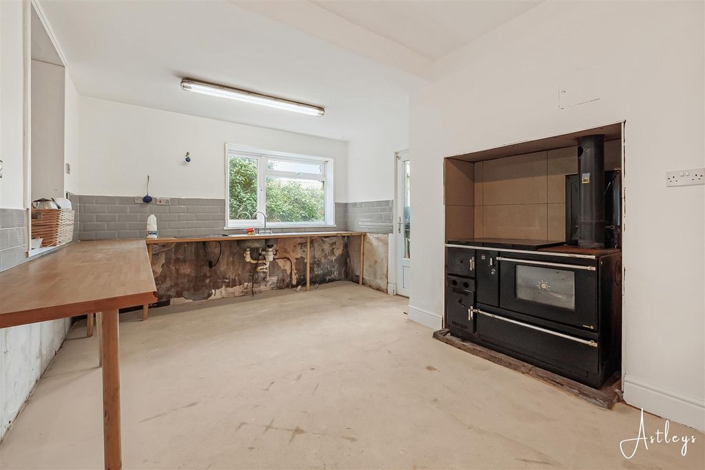 Property photo 3 of 14 Kitchen/Breakfast Room