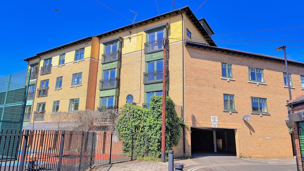 Property photo 1 of 18
