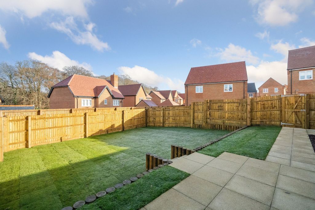 Property photo 2 of 19