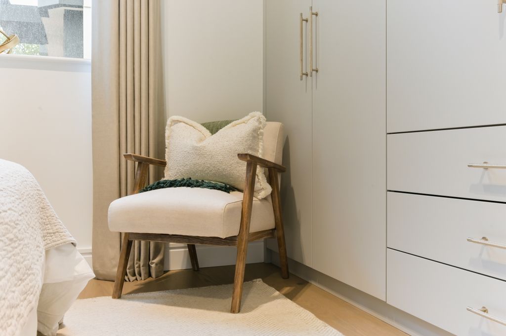 Property photo 3 of 21 Empire House