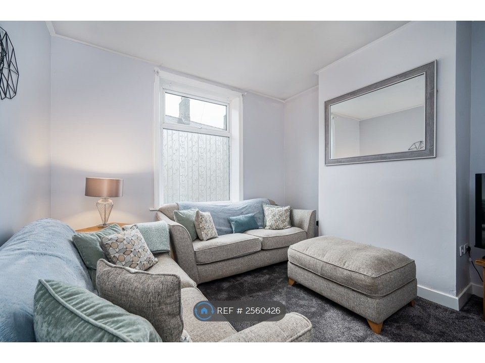 Property photo 2 of 10 Shared Livingroom