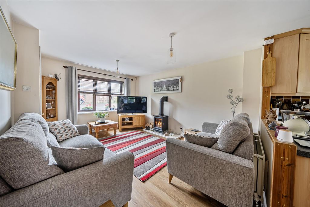 Property photo 2 of 20 1360193-15-68Dfa7d6d53E8.Jpg