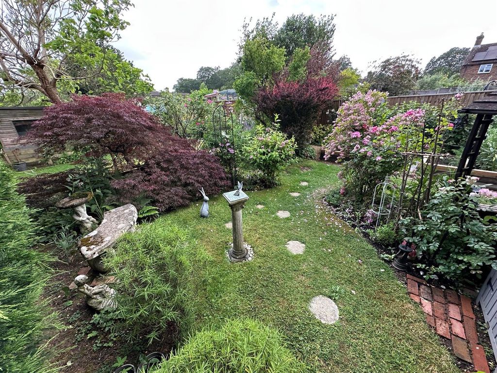 Property photo 3 of 18 Garden 4.Jpg