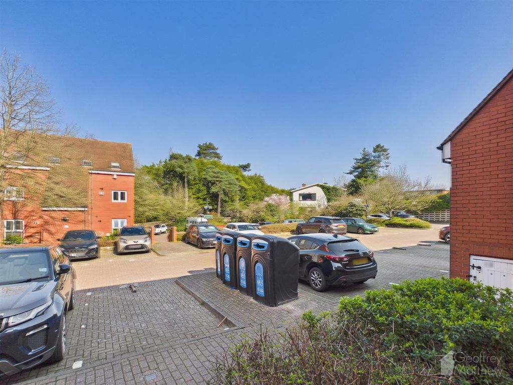 Property photo 3 of 10