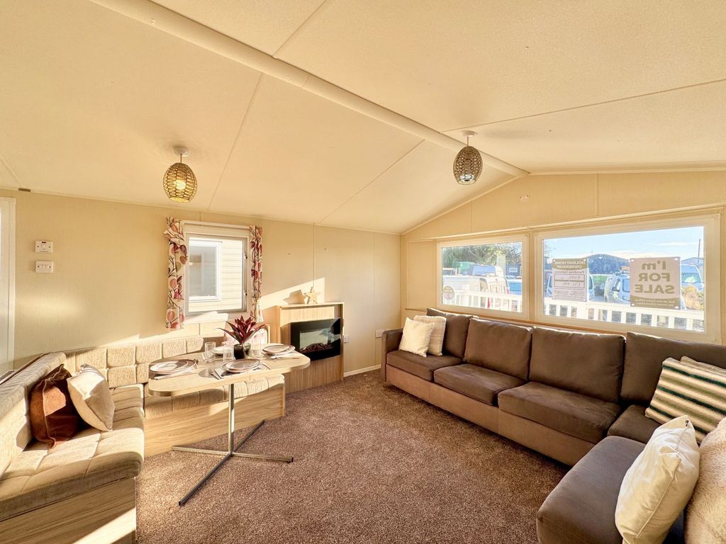 Property photo 3 of 8 Willerby Etchingham 2016 Car0021269 126444459.Jpeg