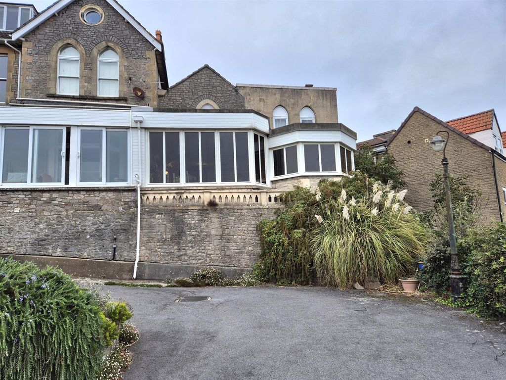 Property photo 2 of 24 20251009_162022(0)_Resized.Jpg