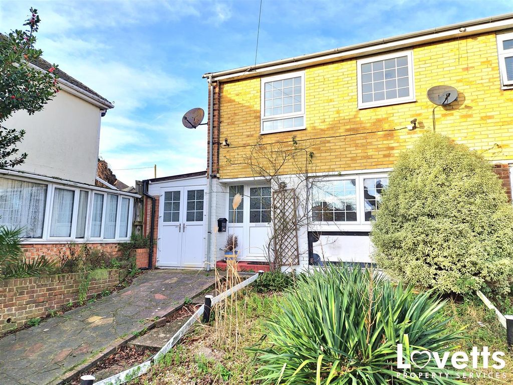 Property photo 1 of 18 External