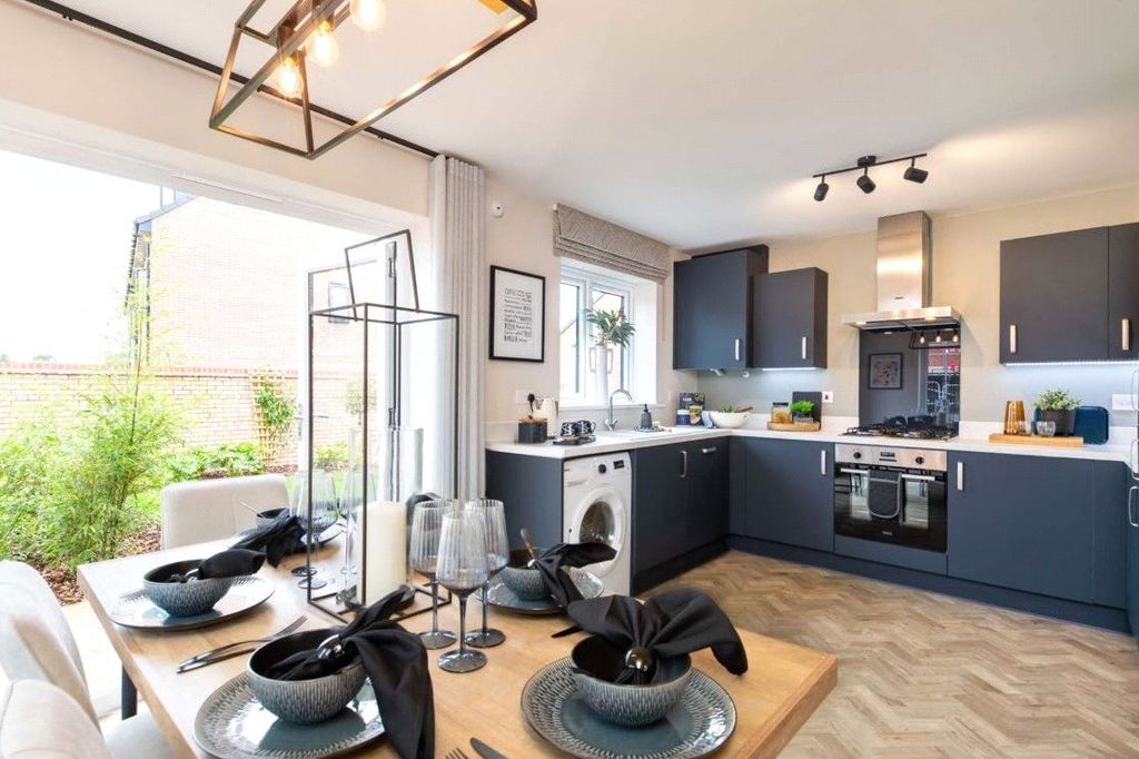 Property photo 2 of 8 Kitchen/Dining