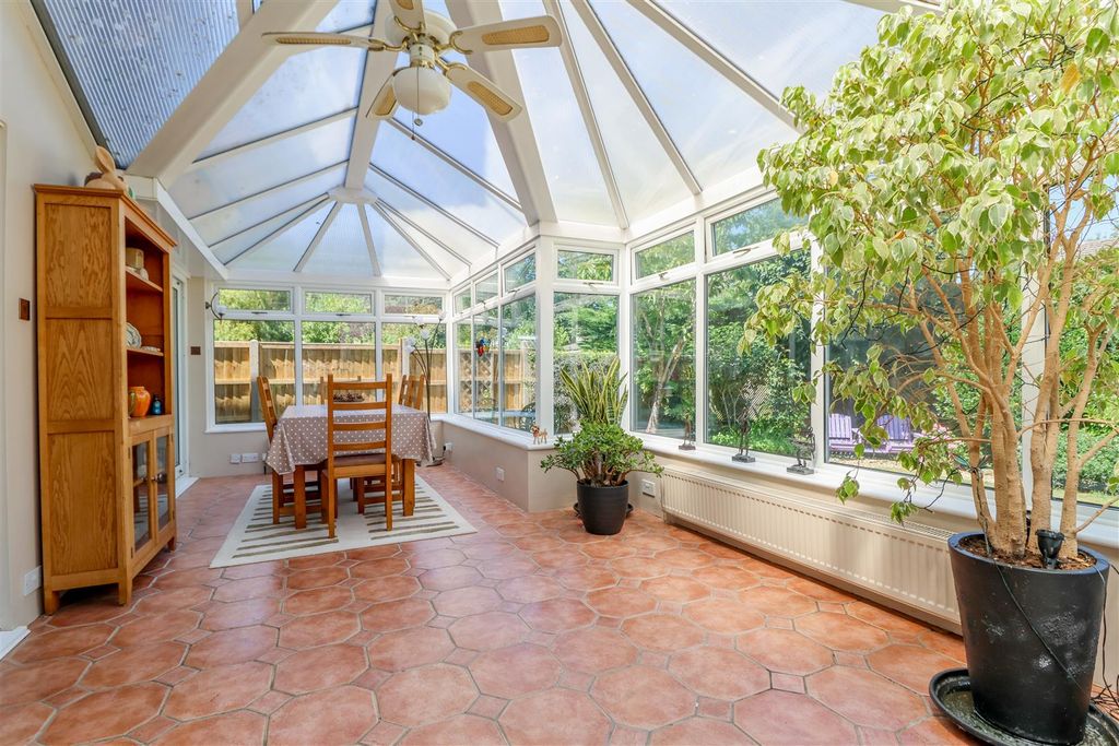 Property photo 3 of 24