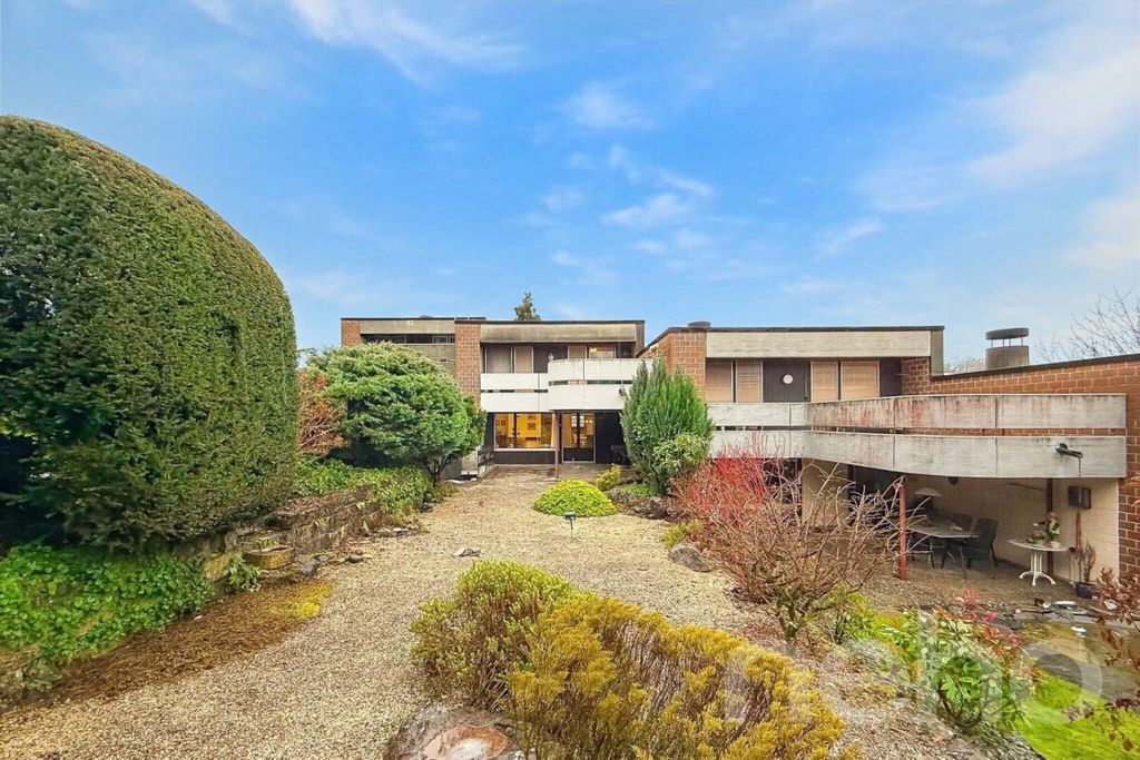 Property photo 3 of 12