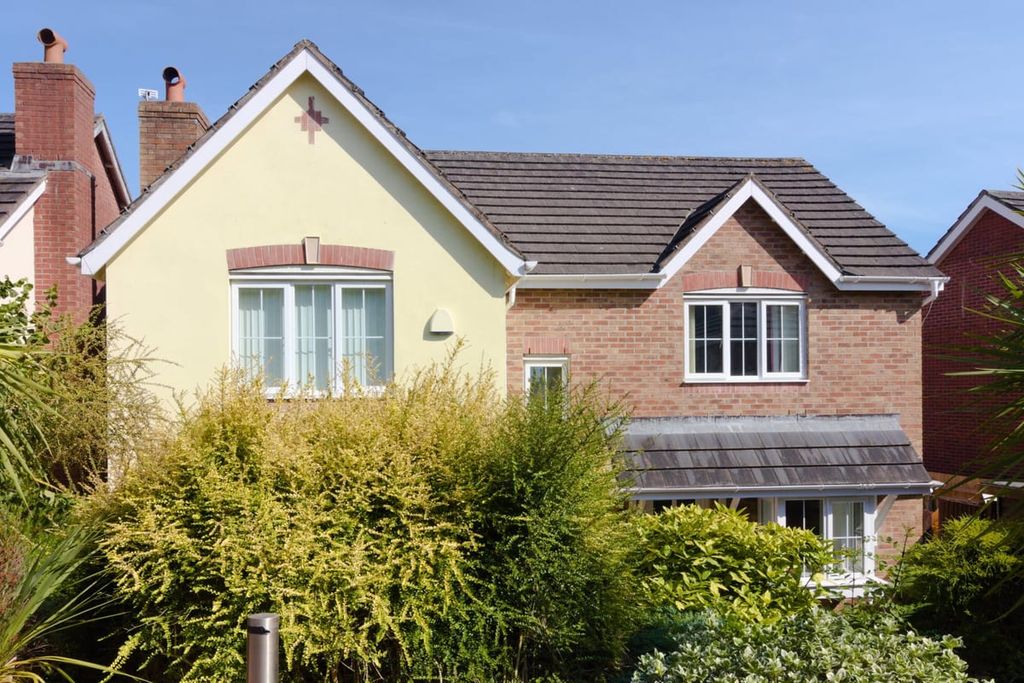 Property photo 1 of 27