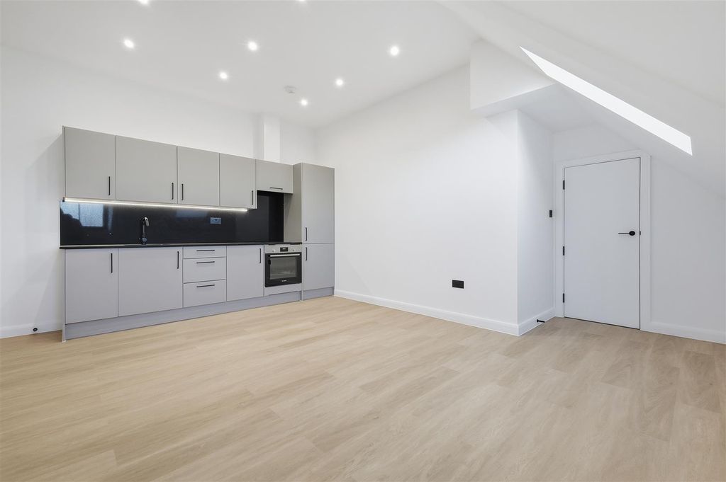 Property photo 1 of 9 004_Img_0325.Jpg