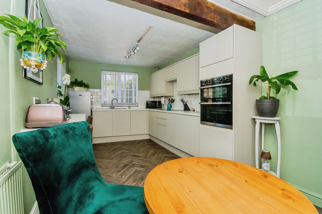 Property photo 3 of 17