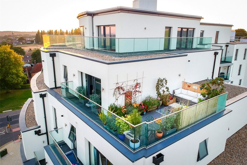 Property photo 1 of 16 Picture No. 18