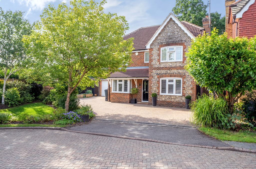 Property photo 1 of 24 1335948-5-6895c67...